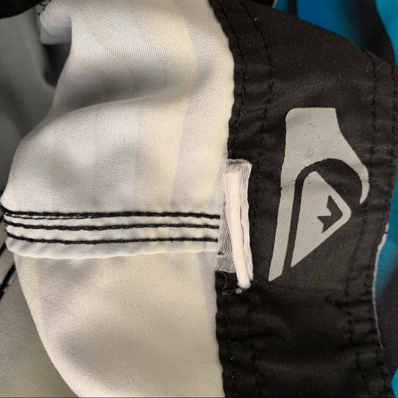 Quicksilver board shorts. Size tag unreadable. - Picture 11 of 16